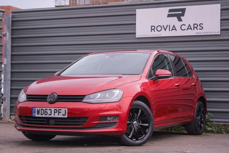 A 2013 VOLKSWAGEN GOLF SE TSI BLUEMOTION TECHNOLOGY A 2013 VOLKSWAGEN GOLF SE TSI BLUEMOTION TECHNOLOGY