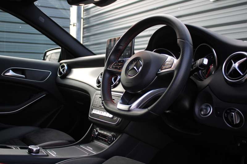 A 2020 MERCEDES GLA GLA 200 AMG LINE EDITION A 2020 MERCEDES GLA GLA 200 AMG LINE EDITION