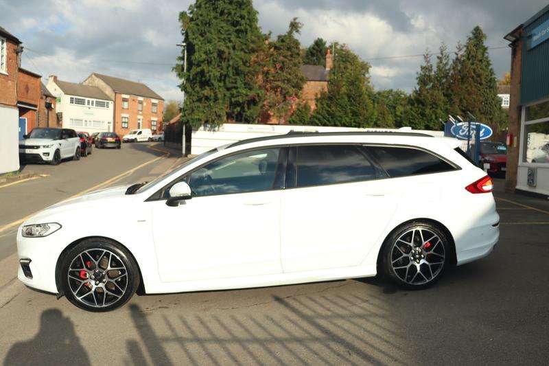 A 2022 FORD MONDEO 2.0 TiVCT ST-Line Edition Estate 5dr Petrol Hybrid CVT Euro 6 (s/s) (187 ps) A 2022 FORD MONDEO 2.0 TiVCT ST-Line Edition Estate 5dr Petrol Hybrid CVT Euro 6 (s/s) (187 ps)