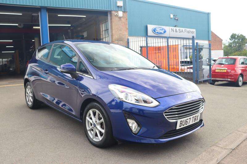 A 2017 FORD FIESTA 1.0T EcoBoost Zetec Hatchback 3dr Petrol Manual Euro 6 (s/s) (100 ps) A 2017 FORD FIESTA 1.0T EcoBoost Zetec Hatchback 3dr Petrol Manual Euro 6 (s/s) (100 ps)