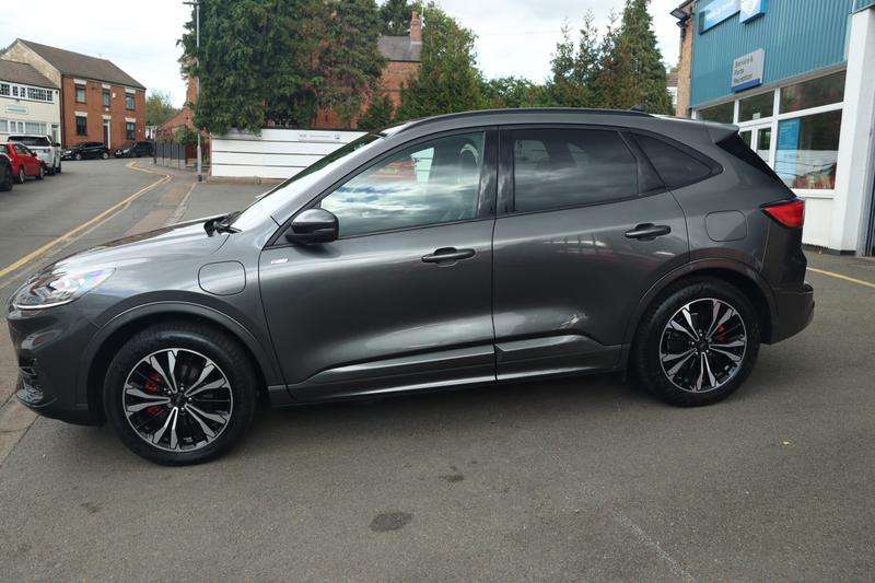 A 2023 FORD KUGA 2.5 EcoBoost Duratec 14.4kWh ST-Line X SUV 5dr Petrol Plug-in Hybrid CVT Euro 6 (s/s) (225 ps) A 2023 FORD KUGA 2.5 EcoBoost Duratec 14.4kWh ST-Line X SUV 5dr Petrol Plug-in Hybrid CVT Euro 6 (s/s) (225 ps)