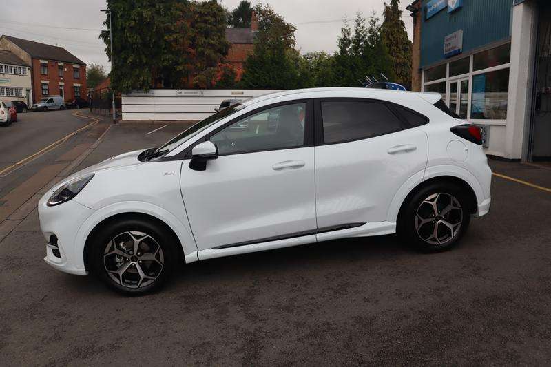 A 2024 FORD PUMA 1.0T EcoBoost MHEV ST-Line SUV 5dr Petrol Hybrid DCT Euro 6 (s/s) (125 ps) A 2024 FORD PUMA 1.0T EcoBoost MHEV ST-Line SUV 5dr Petrol Hybrid DCT Euro 6 (s/s) (125 ps)