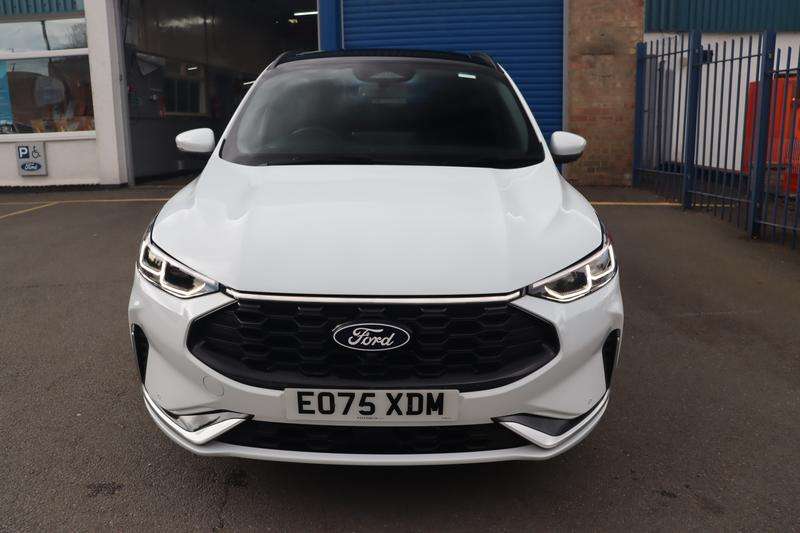 A 2025 FORD KUGA 2.5 Duratec 14.4kWh ST-Line X SUV 5dr Petrol Plug-in Hybrid CVT Euro 6 (s/s) (243 ps) A 2025 FORD KUGA 2.5 Duratec 14.4kWh ST-Line X SUV 5dr Petrol Plug-in Hybrid CVT Euro 6 (s/s) (243 ps)