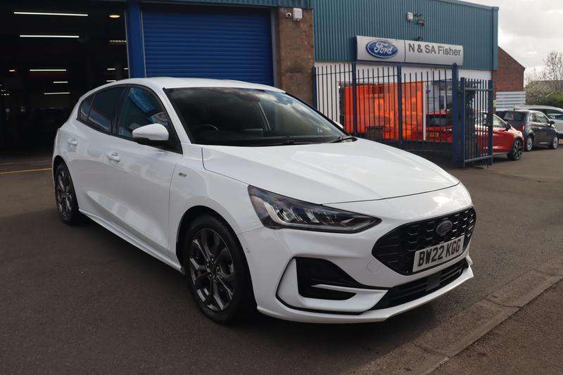 A 2022 FORD FOCUS 1.0T EcoBoost ST-Line Style Hatchback 5dr Petrol Manual Euro 6 (s/s) (125 ps) A 2022 FORD FOCUS 1.0T EcoBoost ST-Line Style Hatchback 5dr Petrol Manual Euro 6 (s/s) (125 ps)