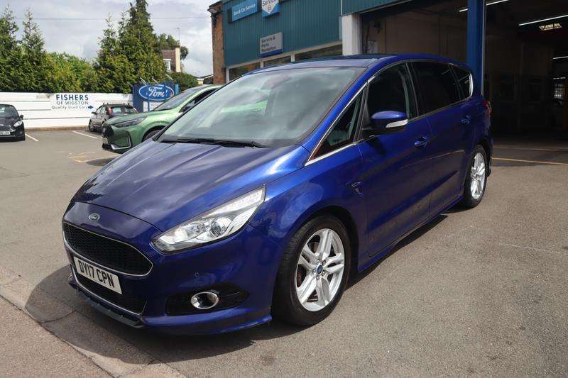 A 2017 FORD S-MAX 2.0 TDCi Titanium Sport MPV 5dr Diesel Powershift Euro 6 (s/s) (180 ps) A 2017 FORD S-MAX 2.0 TDCi Titanium Sport MPV 5dr Diesel Powershift Euro 6 (s/s) (180 ps)