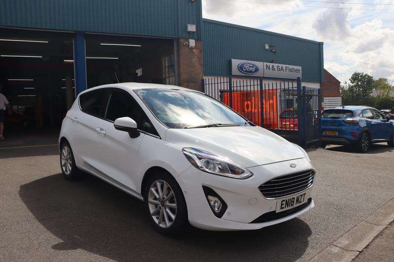 A 2018 FORD FIESTA 1.0T EcoBoost Titanium Hatchback 5dr Petrol Manual Euro 6 (s/s) (100 ps) A 2018 FORD FIESTA 1.0T EcoBoost Titanium Hatchback 5dr Petrol Manual Euro 6 (s/s) (100 ps)
