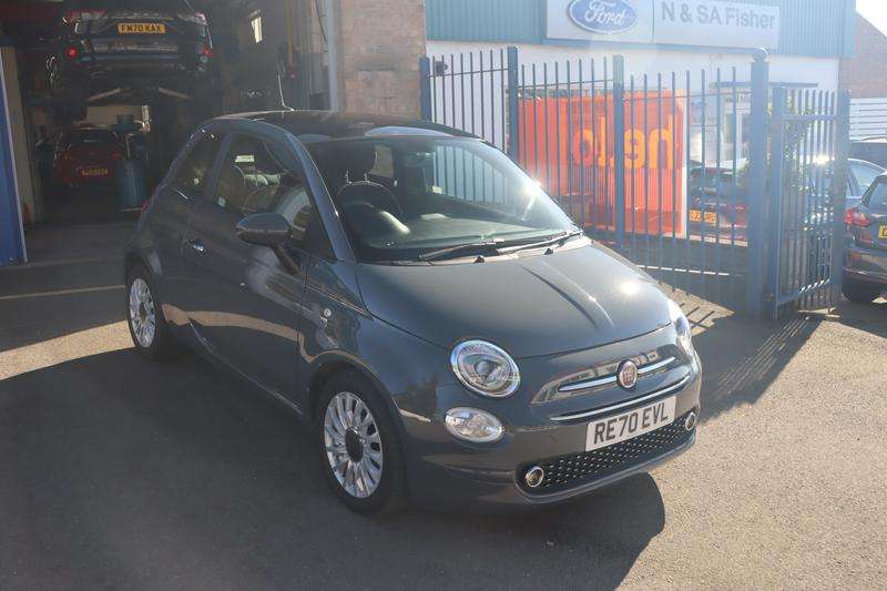 A 2020 FIAT 500 1.2 Lounge Hatchback 3dr Petrol Dualogic Euro 6 (s/s) (69 bhp) A 2020 FIAT 500 1.2 Lounge Hatchback 3dr Petrol Dualogic Euro 6 (s/s) (69 bhp)