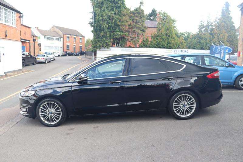 A 2017 FORD MONDEO 2.0 Duratec Hybrid HEV Vignale Saloon 4dr CVT Euro 6 (s/s) (187 ps) A 2017 FORD MONDEO 2.0 Duratec Hybrid HEV Vignale Saloon 4dr CVT Euro 6 (s/s) (187 ps)