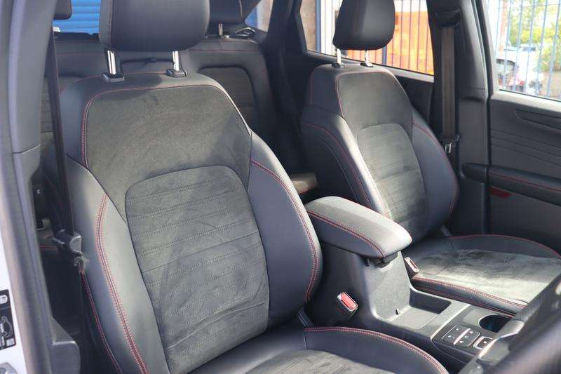 2023 FORD KUGA 2023 FORD KUGA