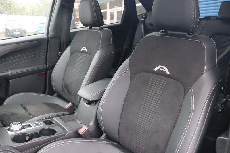 2025 FORD KUGA 2025 FORD KUGA