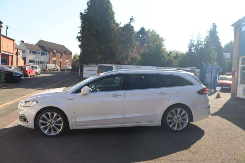 A 2020 FORD MONDEO 2.0 EcoBlue Vignale Estate 5dr Diesel Auto Euro 6 (s/s) (190 ps) A 2020 FORD MONDEO 2.0 EcoBlue Vignale Estate 5dr Diesel Auto Euro 6 (s/s) (190 ps)