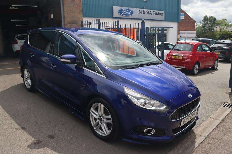 A 2017 FORD S-MAX 2.0 TDCi Titanium Sport MPV 5dr Diesel Powershift Euro 6 (s/s) (180 ps) A 2017 FORD S-MAX 2.0 TDCi Titanium Sport MPV 5dr Diesel Powershift Euro 6 (s/s) (180 ps)