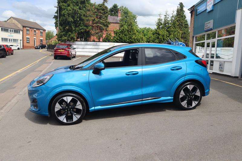 A 2025 FORD PUMA 1.0T EcoBoost MHEV ST-Line SUV 5dr Petrol Hybrid Manual Euro 6 (s/s) (125 ps) A 2025 FORD PUMA 1.0T EcoBoost MHEV ST-Line SUV 5dr Petrol Hybrid Manual Euro 6 (s/s) (125 ps)