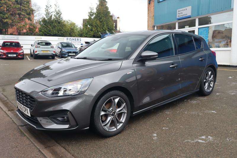 A 2022 FORD FOCUS 1.0T EcoBoost MHEV ST-Line Edition Hatchback 5dr Petrol Manual Euro 6 (s/s) (155 ps) A 2022 FORD FOCUS 1.0T EcoBoost MHEV ST-Line Edition Hatchback 5dr Petrol Manual Euro 6 (s/s) (155 ps)
