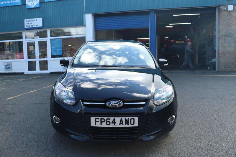 A 2014 FORD FOCUS 1.0T EcoBoost Titanium Navigator Hatchback 5dr Petrol Manual Euro 5 (s/s) (125 ps) A 2014 FORD FOCUS 1.0T EcoBoost Titanium Navigator Hatchback 5dr Petrol Manual Euro 5 (s/s) (125 ps)