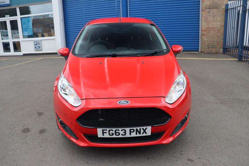 A 2013 FORD FIESTA 1.0 Zetec Hatchback 3dr Petrol Manual Euro 5 (s/s) (80 ps) A 2013 FORD FIESTA 1.0 Zetec Hatchback 3dr Petrol Manual Euro 5 (s/s) (80 ps)