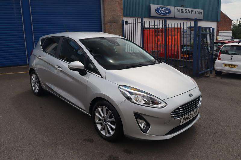 A 2019 FORD FIESTA 1.0T EcoBoost Titanium Hatchback 5dr Petrol Manual Euro 6 (s/s) (95 ps) A 2019 FORD FIESTA 1.0T EcoBoost Titanium Hatchback 5dr Petrol Manual Euro 6 (s/s) (95 ps)