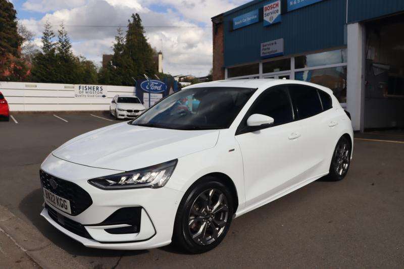 A 2022 FORD FOCUS 1.0T EcoBoost ST-Line Style Hatchback 5dr Petrol Manual Euro 6 (s/s) (125 ps) A 2022 FORD FOCUS 1.0T EcoBoost ST-Line Style Hatchback 5dr Petrol Manual Euro 6 (s/s) (125 ps)