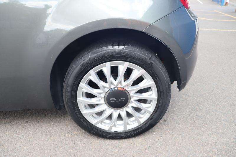 2018 FIAT 500 2018 FIAT 500