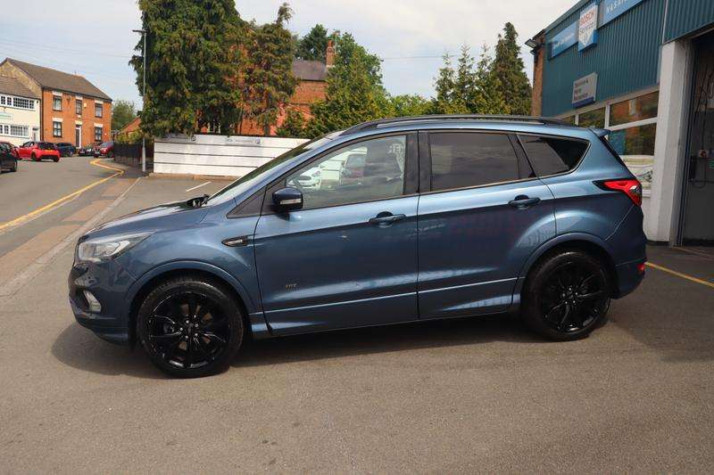 A 2018 FORD KUGA 2.0 TDCi ST-Line X SUV 5dr Diesel Manual AWD Euro 6 (s/s) (180 ps) A 2018 FORD KUGA 2.0 TDCi ST-Line X SUV 5dr Diesel Manual AWD Euro 6 (s/s) (180 ps)