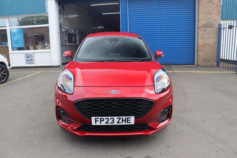 A 2023 FORD PUMA 1.0T EcoBoost MHEV ST-Line X SUV 5dr Petrol Hybrid DCT Euro 6 (s/s) (125 ps) A 2023 FORD PUMA 1.0T EcoBoost MHEV ST-Line X SUV 5dr Petrol Hybrid DCT Euro 6 (s/s) (125 ps)