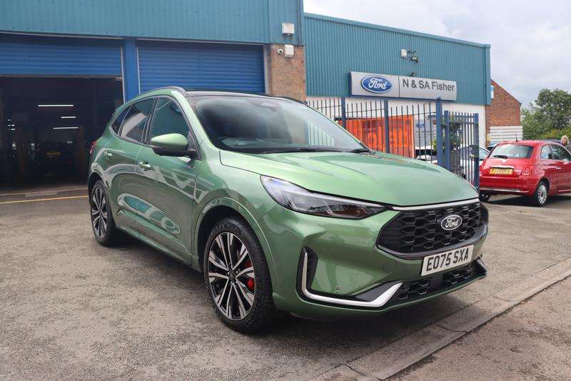 A 2025 FORD KUGA 2.5 Duratec 14.4kWh ST-Line X SUV 5dr Petrol Plug-in Hybrid CVT Euro 6 (s/s) (243 ps) A 2025 FORD KUGA 2.5 Duratec 14.4kWh ST-Line X SUV 5dr Petrol Plug-in Hybrid CVT Euro 6 (s/s) (243 ps)