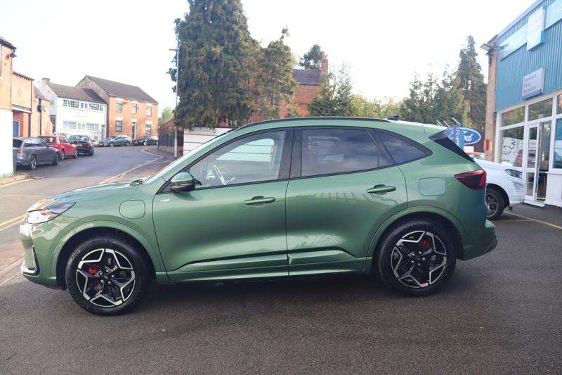 A 2025 FORD KUGA 2.5 Duratec 14.4kWh ST-Line X SUV 5dr Petrol Plug-in Hybrid CVT Euro 6 (s/s) (243 ps) A 2025 FORD KUGA 2.5 Duratec 14.4kWh ST-Line X SUV 5dr Petrol Plug-in Hybrid CVT Euro 6 (s/s) (243 ps)
