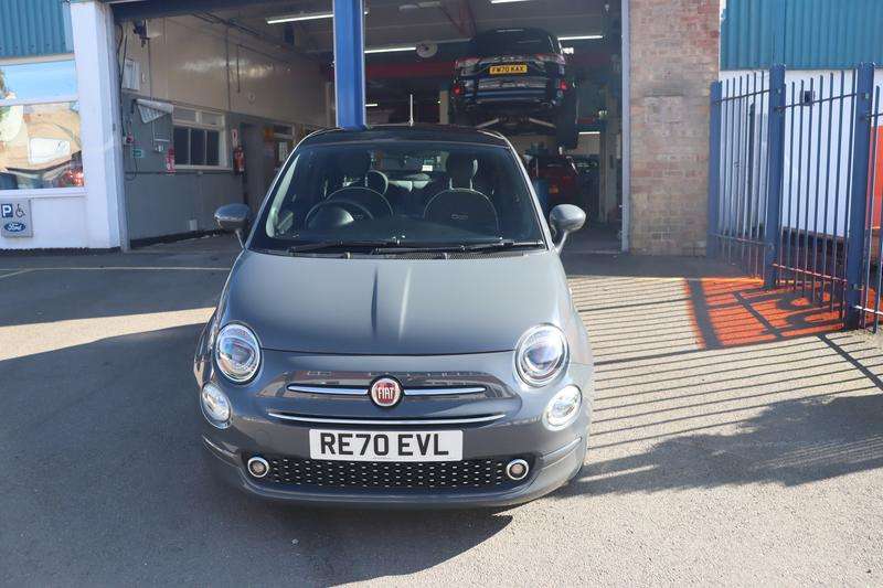 A 2020 FIAT 500 1.2 Lounge Hatchback 3dr Petrol Dualogic Euro 6 (s/s) (69 bhp) A 2020 FIAT 500 1.2 Lounge Hatchback 3dr Petrol Dualogic Euro 6 (s/s) (69 bhp)