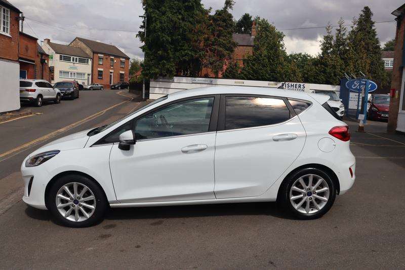 A 2018 FORD FIESTA 1.0T EcoBoost Titanium Hatchback 5dr Petrol Manual Euro 6 (s/s) (100 ps) A 2018 FORD FIESTA 1.0T EcoBoost Titanium Hatchback 5dr Petrol Manual Euro 6 (s/s) (100 ps)