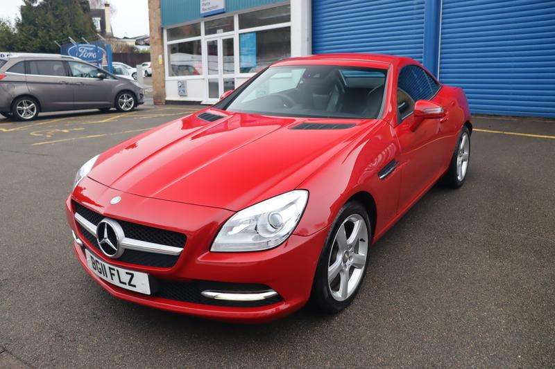 A 2011 MERCEDES-BENZ SLK 200 A 2011 MERCEDES-BENZ SLK 200