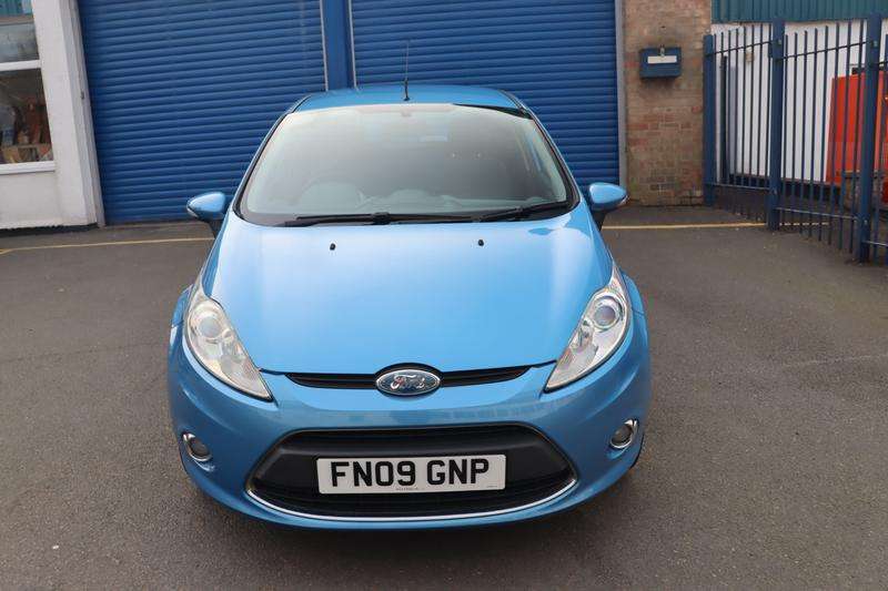 A 2009 FORD FIESTA 1.25 Zetec Hatchback 5dr Petrol Manual (133 g/km, 81 bhp) A 2009 FORD FIESTA 1.25 Zetec Hatchback 5dr Petrol Manual (133 g/km, 81 bhp)