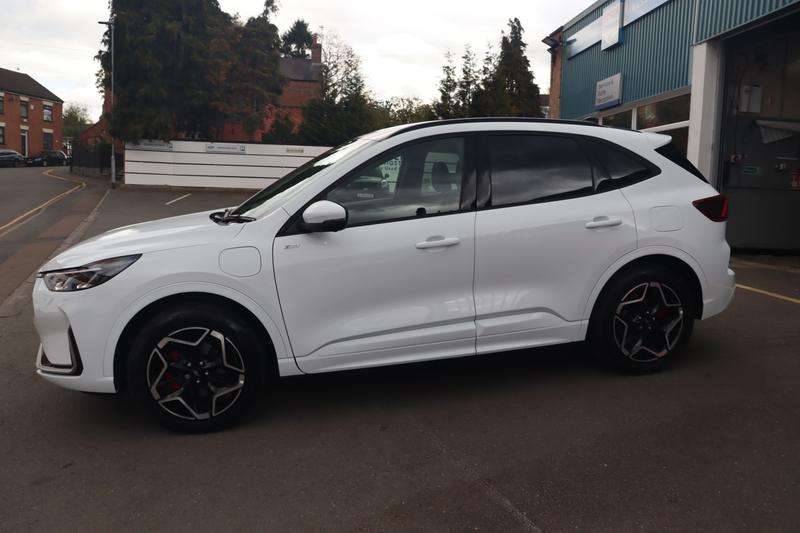 A 2025 FORD KUGA 2.5 Duratec 14.4kWh ST-Line X SUV 5dr Petrol Plug-in Hybrid CVT Euro 6 (s/s) (243 ps) A 2025 FORD KUGA 2.5 Duratec 14.4kWh ST-Line X SUV 5dr Petrol Plug-in Hybrid CVT Euro 6 (s/s) (243 ps)