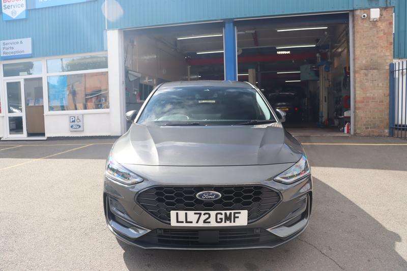 A 2022 FORD FOCUS 1.0T EcoBoost ST-Line Hatchback 5dr Petrol Manual Euro 6 (s/s) (125 ps) A 2022 FORD FOCUS 1.0T EcoBoost ST-Line Hatchback 5dr Petrol Manual Euro 6 (s/s) (125 ps)