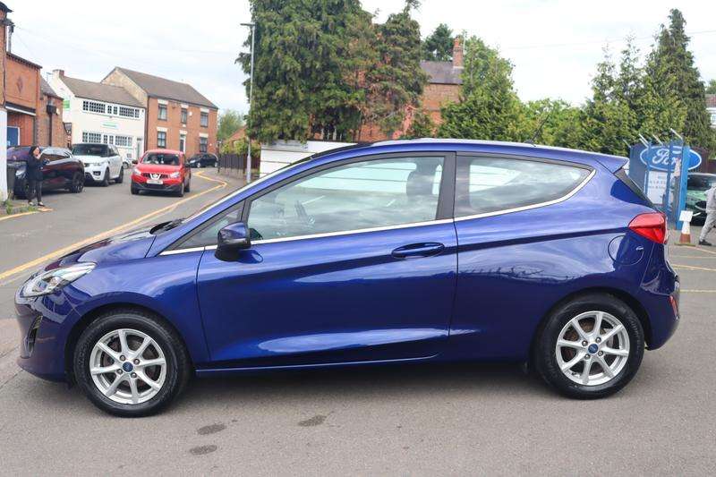 A 2017 FORD FIESTA 1.0T EcoBoost Zetec Hatchback 3dr Petrol Manual Euro 6 (s/s) (100 ps) A 2017 FORD FIESTA 1.0T EcoBoost Zetec Hatchback 3dr Petrol Manual Euro 6 (s/s) (100 ps)
