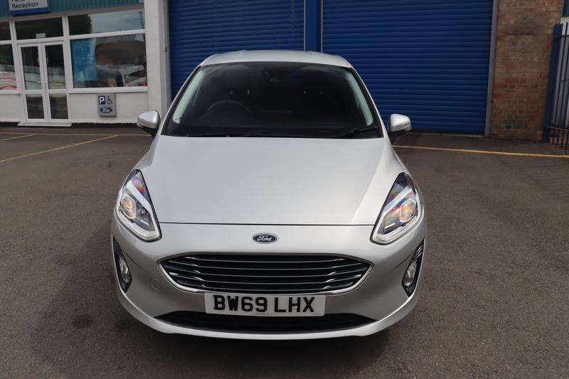 A 2019 FORD FIESTA 1.0T EcoBoost Titanium Hatchback 5dr Petrol Manual Euro 6 (s/s) (95 ps) A 2019 FORD FIESTA 1.0T EcoBoost Titanium Hatchback 5dr Petrol Manual Euro 6 (s/s) (95 ps)