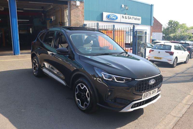 A 2025 FORD KUGA 2.5 Duratec 14.4kWh Active SUV 5dr Petrol Plug-in Hybrid CVT Euro 6 (s/s) (243 ps) A 2025 FORD KUGA 2.5 Duratec 14.4kWh Active SUV 5dr Petrol Plug-in Hybrid CVT Euro 6 (s/s) (243 ps)