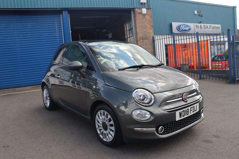 A 2018 FIAT 500 1.2 Lounge Hatchback 3dr Petrol Manual Euro 6 (s/s) (69 bhp) A 2018 FIAT 500 1.2 Lounge Hatchback 3dr Petrol Manual Euro 6 (s/s) (69 bhp)