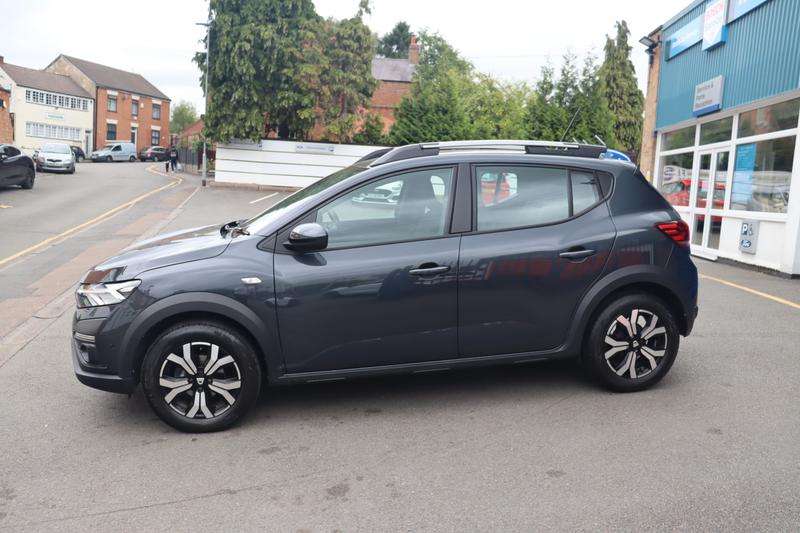 A 2022 DACIA SANDERO STEPWAY 1.0 TCe Prestige Hatchback 5dr Petrol CVT Euro 6 (s/s) (90 ps) A 2022 DACIA SANDERO STEPWAY 1.0 TCe Prestige Hatchback 5dr Petrol CVT Euro 6 (s/s) (90 ps)