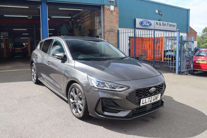 A 2022 FORD FOCUS 1.0T EcoBoost ST-Line Hatchback 5dr Petrol Manual Euro 6 (s/s) (125 ps) A 2022 FORD FOCUS 1.0T EcoBoost ST-Line Hatchback 5dr Petrol Manual Euro 6 (s/s) (125 ps)
