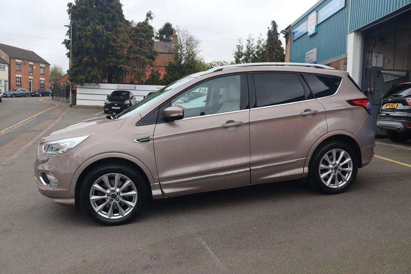 A 2018 FORD KUGA 2.0 TDCi Vignale SUV 5dr Diesel Powershift AWD Euro 6 (s/s) (180 ps) A 2018 FORD KUGA 2.0 TDCi Vignale SUV 5dr Diesel Powershift AWD Euro 6 (s/s) (180 ps)