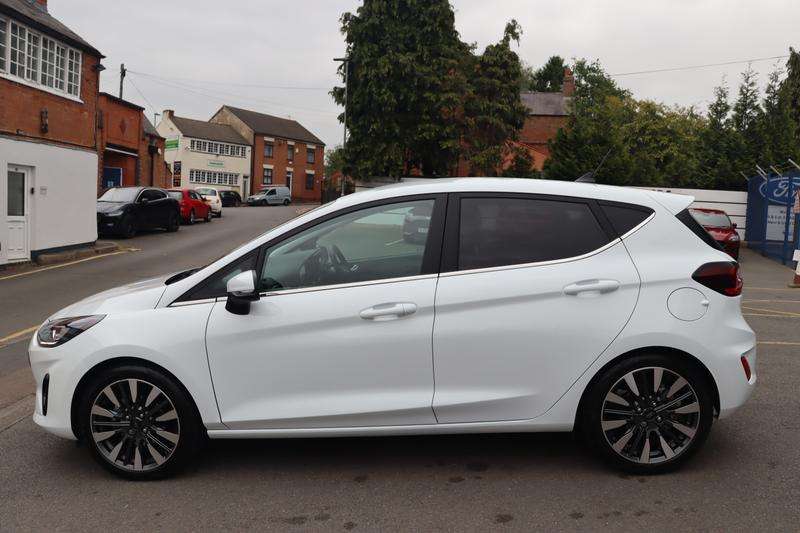 A 2022 FORD FIESTA 1.0T EcoBoost MHEV Titanium Vignale Hatchback 5dr Petrol Hybrid DCT Euro 6 (s/s) (125 ps) A 2022 FORD FIESTA 1.0T EcoBoost MHEV Titanium Vignale Hatchback 5dr Petrol Hybrid DCT Euro 6 (s/s) (125 ps)