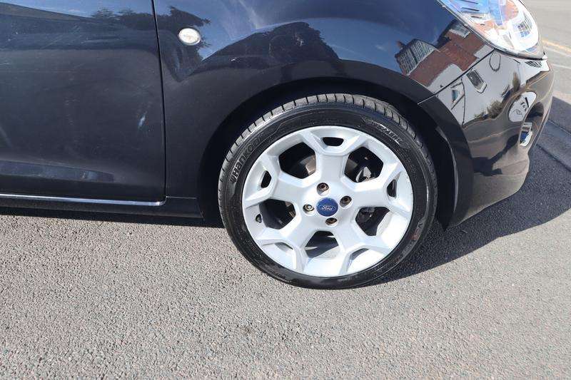 2013 FORD KA 2013 FORD KA