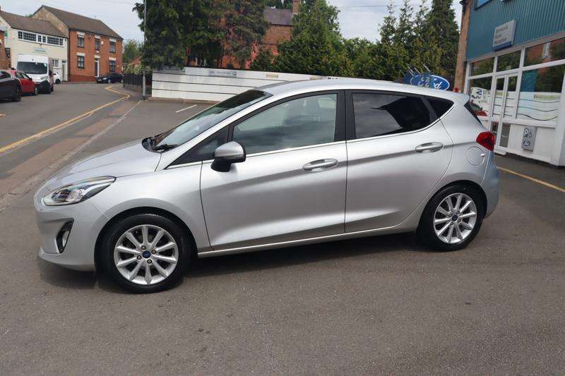 A 2019 FORD FIESTA 1.0T EcoBoost Titanium Hatchback 5dr Petrol Manual Euro 6 (s/s) (95 ps) A 2019 FORD FIESTA 1.0T EcoBoost Titanium Hatchback 5dr Petrol Manual Euro 6 (s/s) (95 ps)