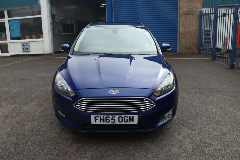A 2015 FORD FOCUS 1.5 TDCi Zetec Hatchback 5dr Diesel Manual Euro 6 (s/s) (120 ps) A 2015 FORD FOCUS 1.5 TDCi Zetec Hatchback 5dr Diesel Manual Euro 6 (s/s) (120 ps)