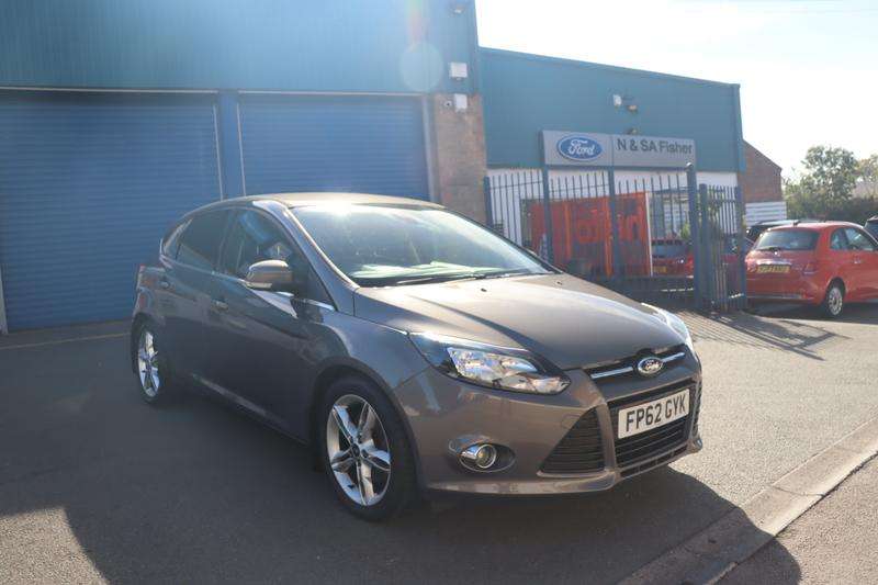 A 2012 FORD FOCUS 1.6T EcoBoost Titanium Hatchback 5dr Petrol Manual Euro 5 (s/s) (150 ps) A 2012 FORD FOCUS 1.6T EcoBoost Titanium Hatchback 5dr Petrol Manual Euro 5 (s/s) (150 ps)