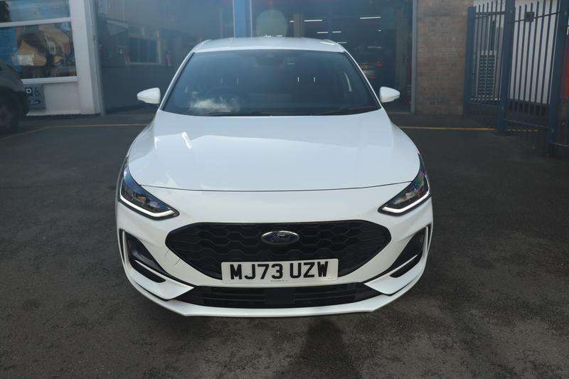 A 2023 FORD FOCUS 1.0T EcoBoost ST-Line X Hatchback 5dr Petrol Manual Euro 6 (s/s) (125 ps) A 2023 FORD FOCUS 1.0T EcoBoost ST-Line X Hatchback 5dr Petrol Manual Euro 6 (s/s) (125 ps)