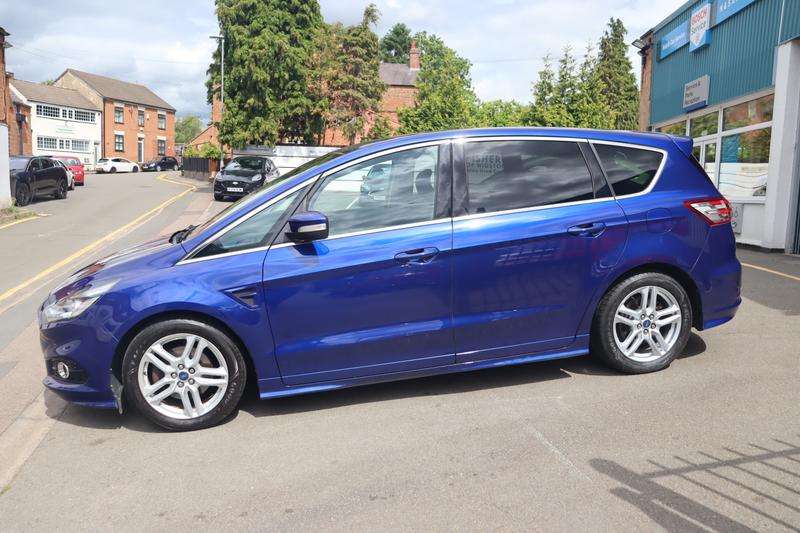 A 2017 FORD S-MAX 2.0 TDCi Titanium Sport MPV 5dr Diesel Powershift Euro 6 (s/s) (180 ps) A 2017 FORD S-MAX 2.0 TDCi Titanium Sport MPV 5dr Diesel Powershift Euro 6 (s/s) (180 ps)