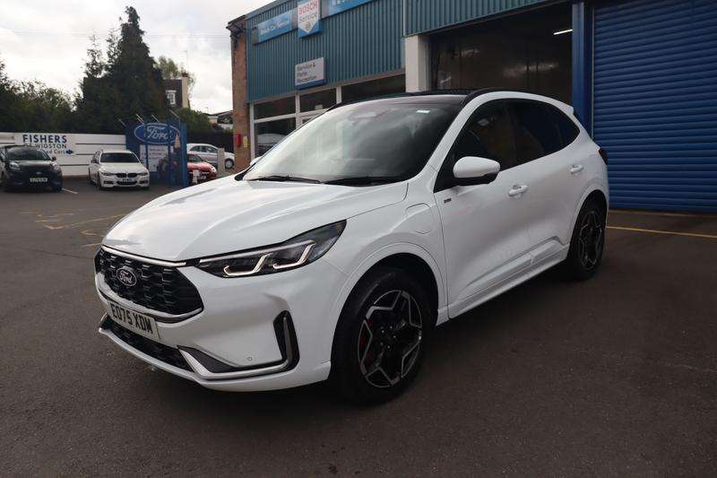 A 2025 FORD KUGA 2.5 Duratec 14.4kWh ST-Line X SUV 5dr Petrol Plug-in Hybrid CVT Euro 6 (s/s) (243 ps) A 2025 FORD KUGA 2.5 Duratec 14.4kWh ST-Line X SUV 5dr Petrol Plug-in Hybrid CVT Euro 6 (s/s) (243 ps)