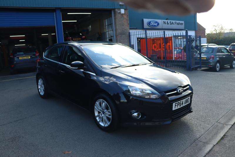 A 2014 FORD FOCUS 1.0T EcoBoost Titanium Navigator Hatchback 5dr Petrol Manual Euro 5 (s/s) (125 ps) A 2014 FORD FOCUS 1.0T EcoBoost Titanium Navigator Hatchback 5dr Petrol Manual Euro 5 (s/s) (125 ps)