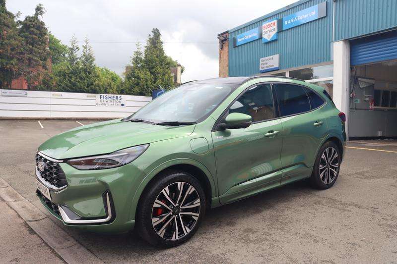 A 2025 FORD KUGA 2.5 Duratec 14.4kWh ST-Line X SUV 5dr Petrol Plug-in Hybrid CVT Euro 6 (s/s) (243 ps) A 2025 FORD KUGA 2.5 Duratec 14.4kWh ST-Line X SUV 5dr Petrol Plug-in Hybrid CVT Euro 6 (s/s) (243 ps)